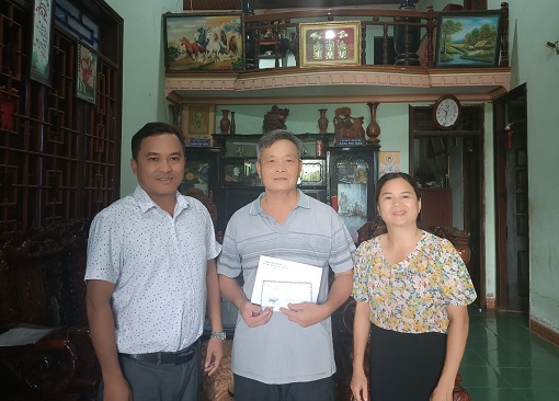 Thường trực HĐND huyện thăm, tặng quà Ông Đặng Phú Bình–Nguyên đại biểu HĐND huyện