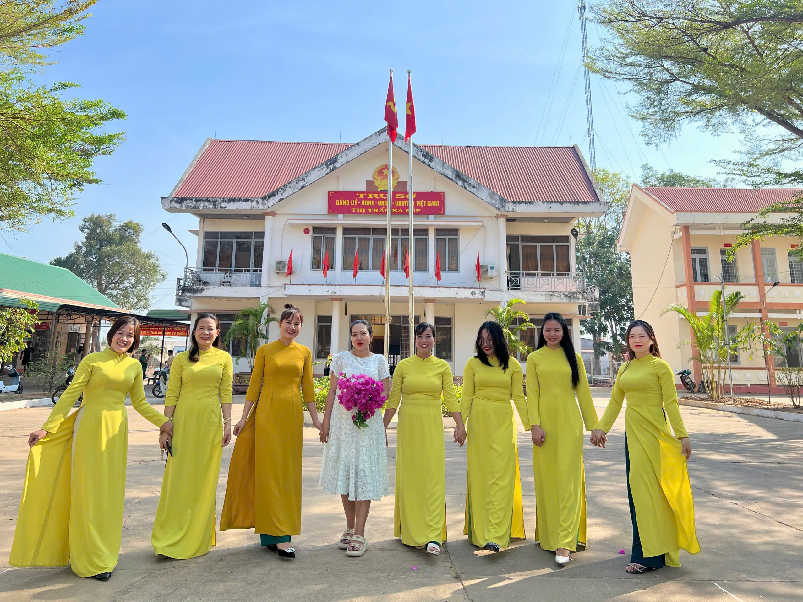 Công đoàn thị trấn Ea Súp hưởng ứng "Tuần lễ áo dài" năm 2025