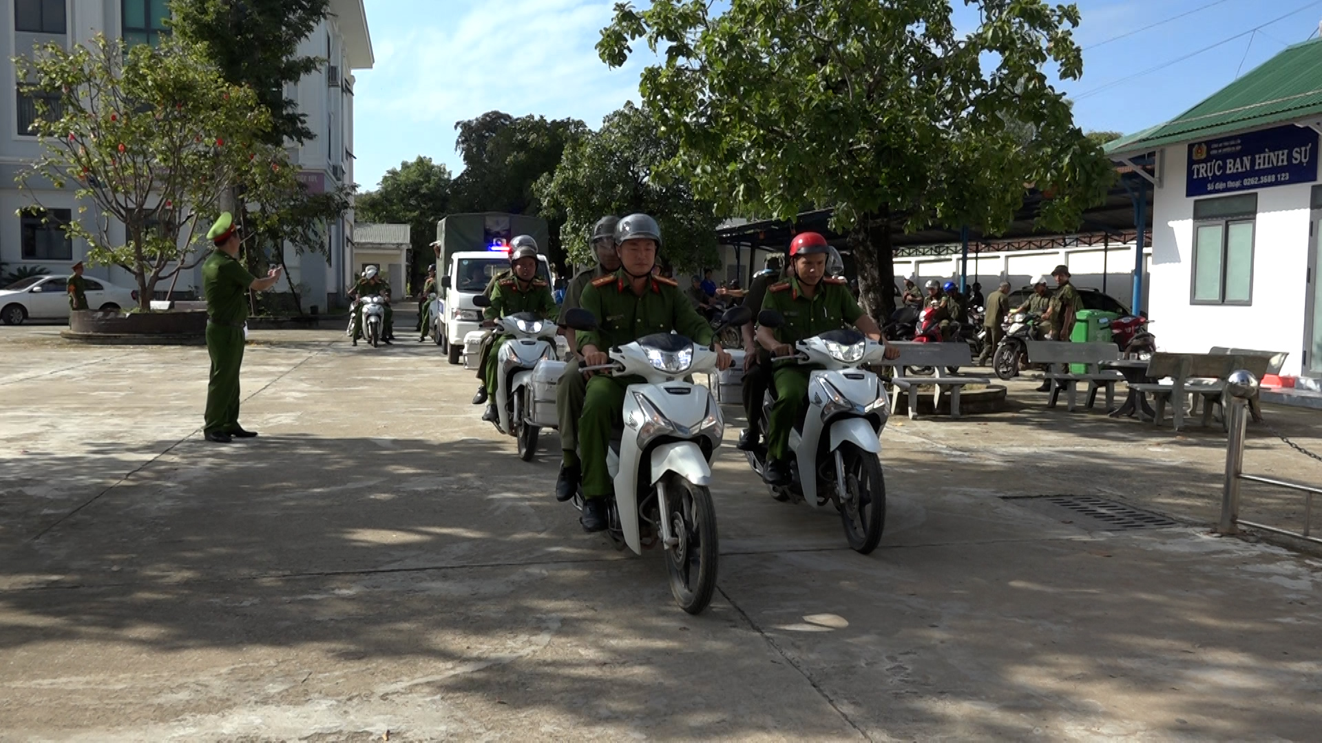 00000.00_03_35_09.Still006