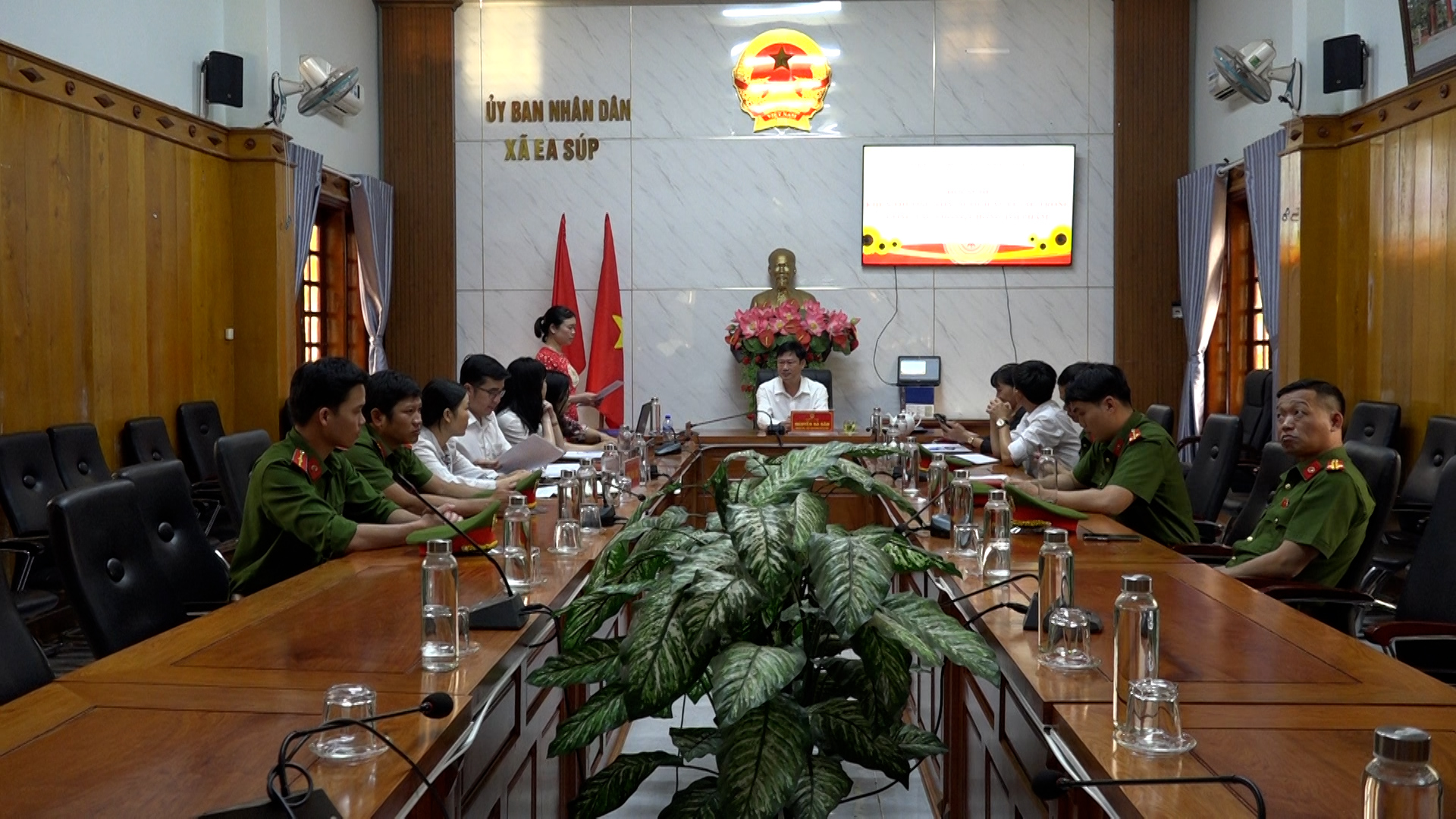 00036.MTS.00_00_02_14.Still001