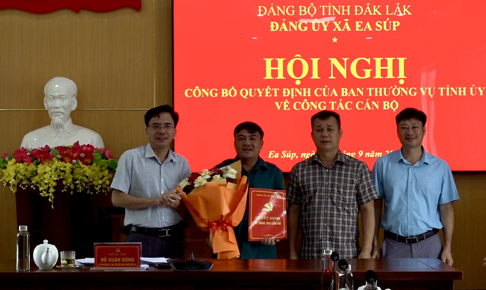 Đảng ủy xã Ea Súp công bố Quyết định của Ban Thường vụ Tỉnh ủy về công tác cán bộ
