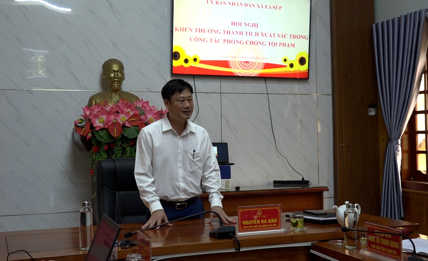 00045.MTS.00_00_02_17.Still001