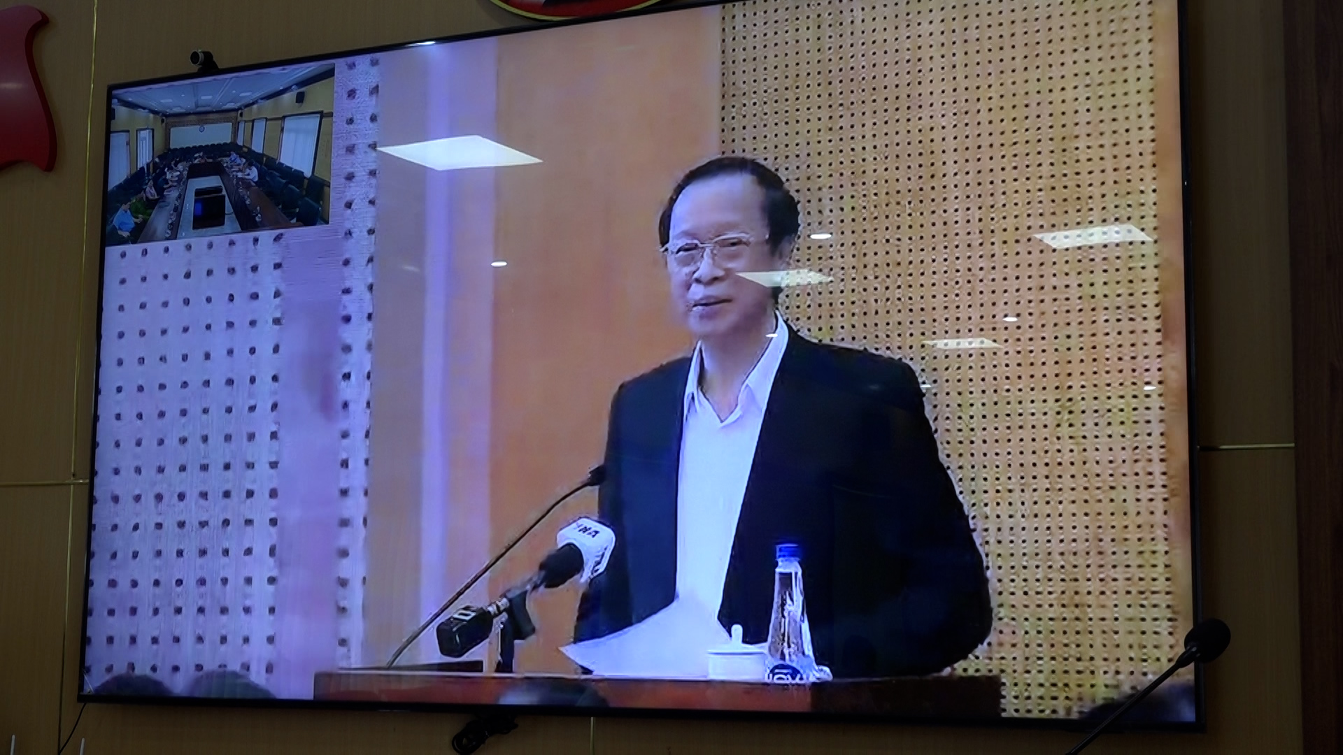 00027.MTS.00_00_02_04.Still001