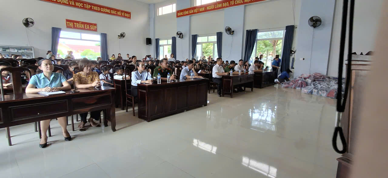 z6971568700041_7535f37b4e4ea56f89226a896056f453