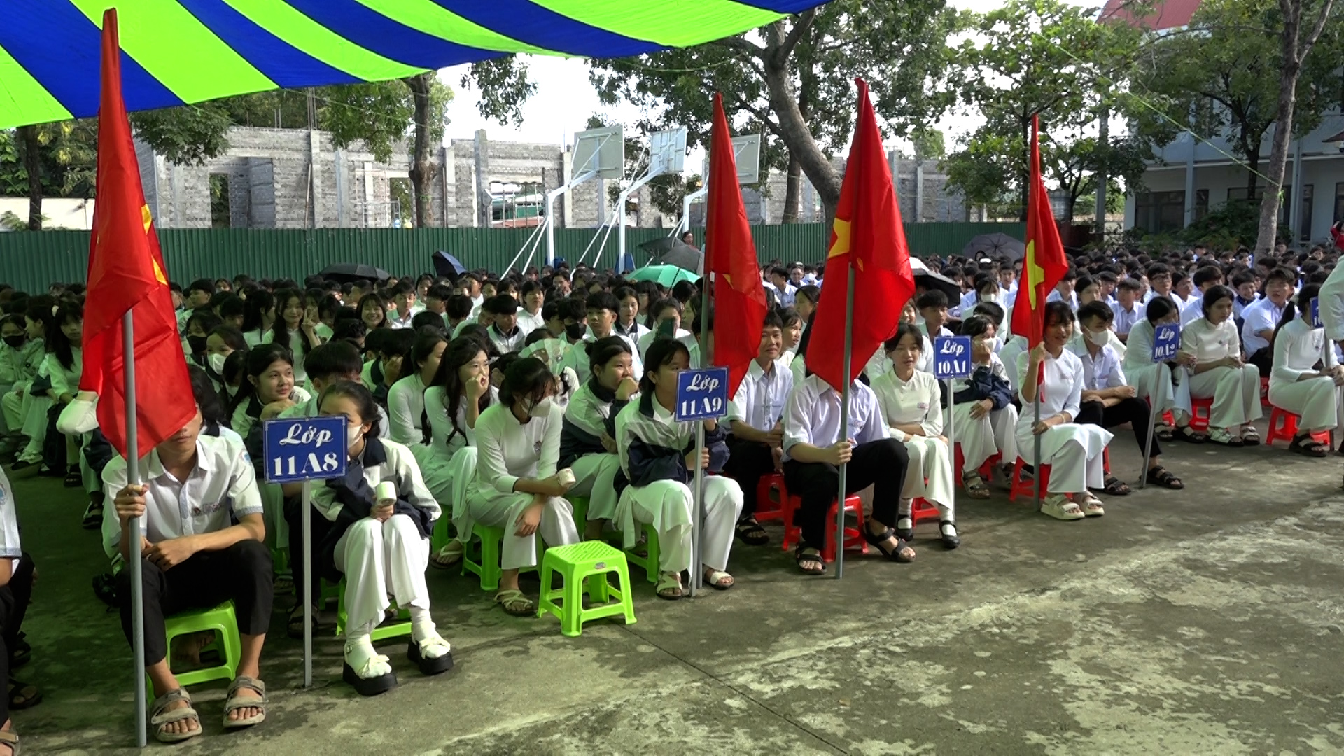 Hơn 6.000 học sinh xã Ea Súp hân hoan dự Lễ khai giảng năm học mới 2025 - 2026