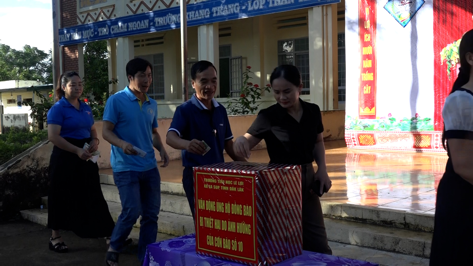 00093.MTS.00_00_20_20.Still007