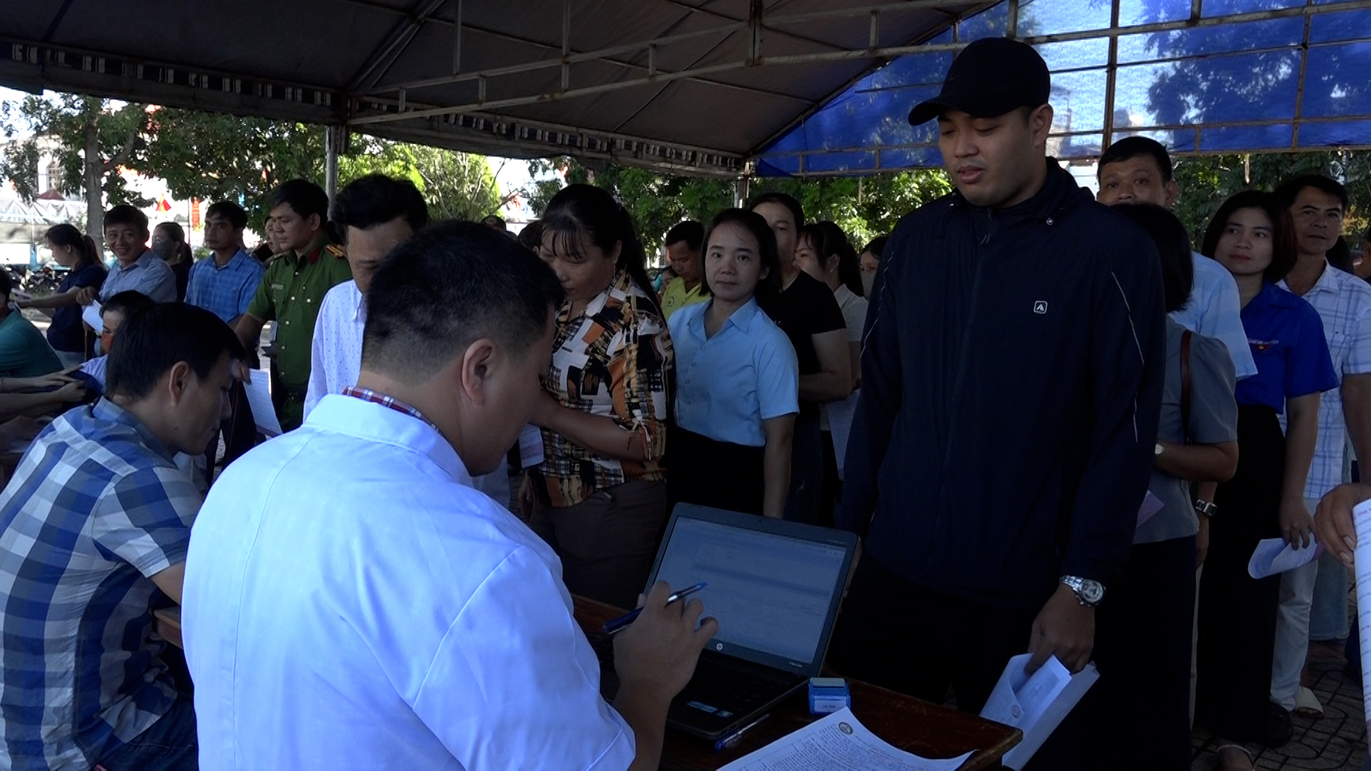 00008.MTS.00_00_03_02.Still001