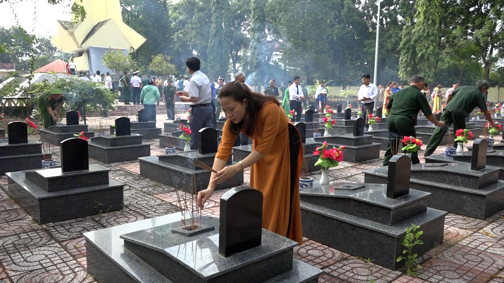 00027.MTS.00_00_12_03.Still001