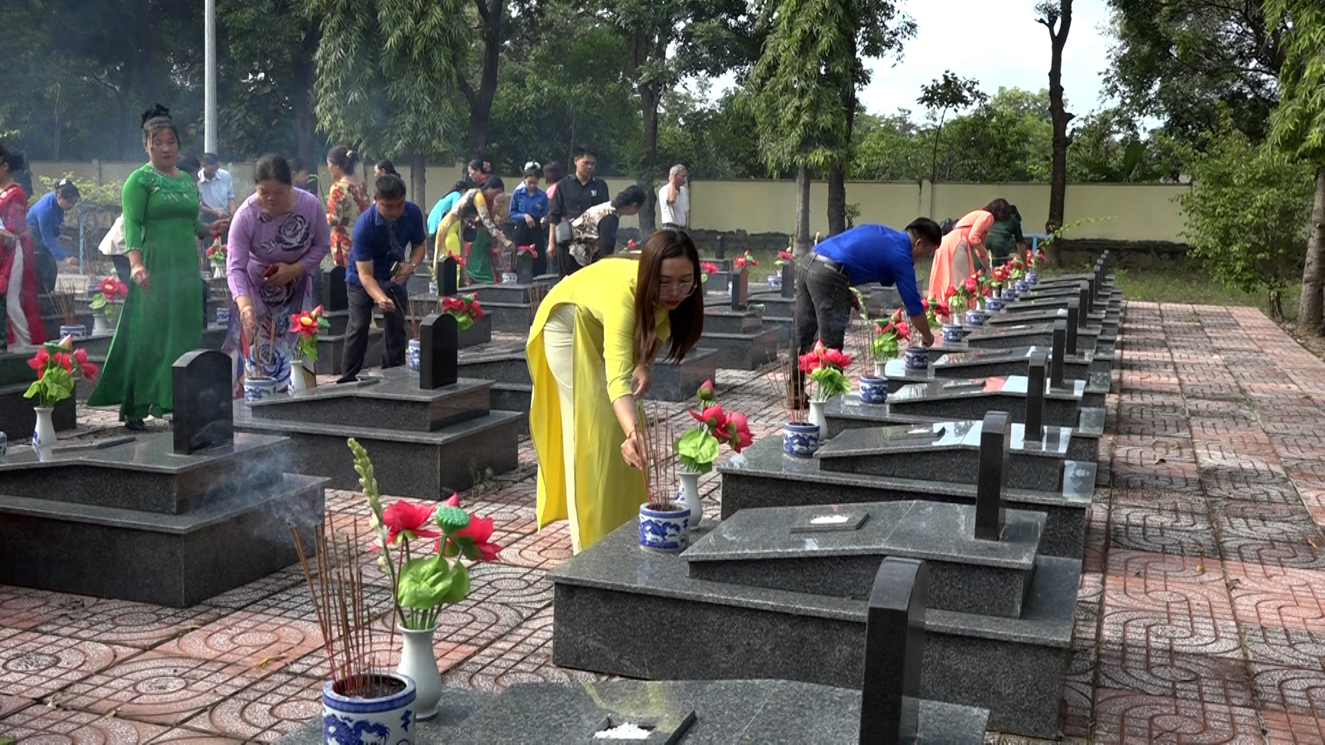 00028.MTS.00_00_00_19.Still001