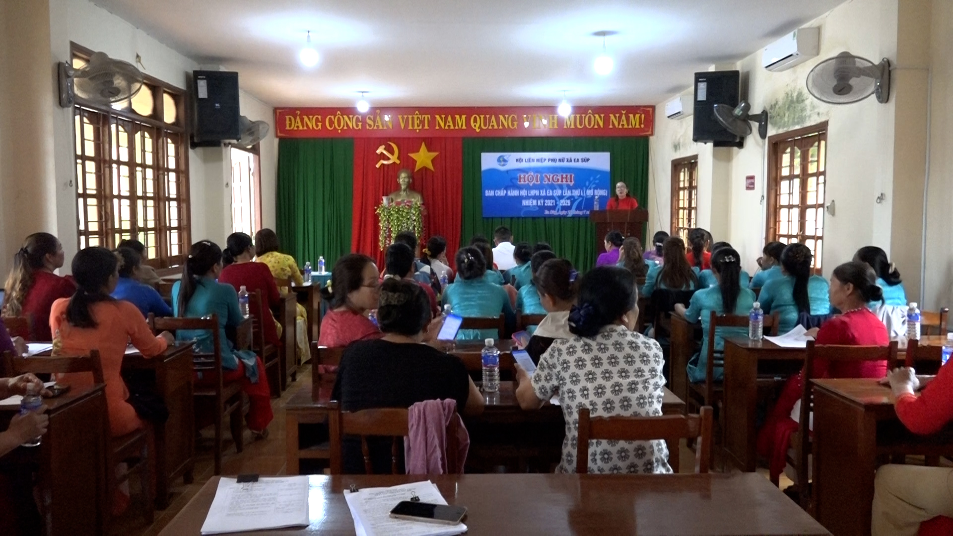 00000.MTS.00_00_01_17.Still001