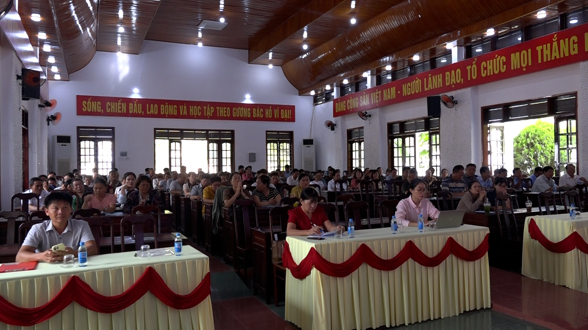 Nâng cao kiến thức pháp luật cho hơn 150 đại biểu tại xã Ea Súp