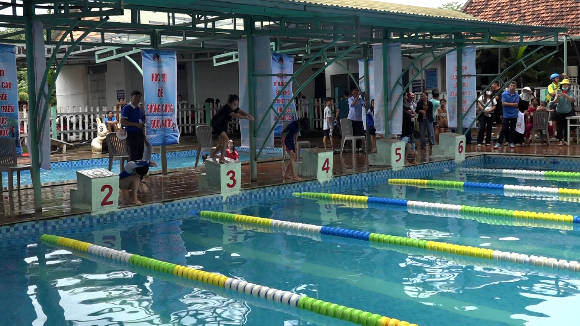 00030.MTS.00_00_03_16.Still001