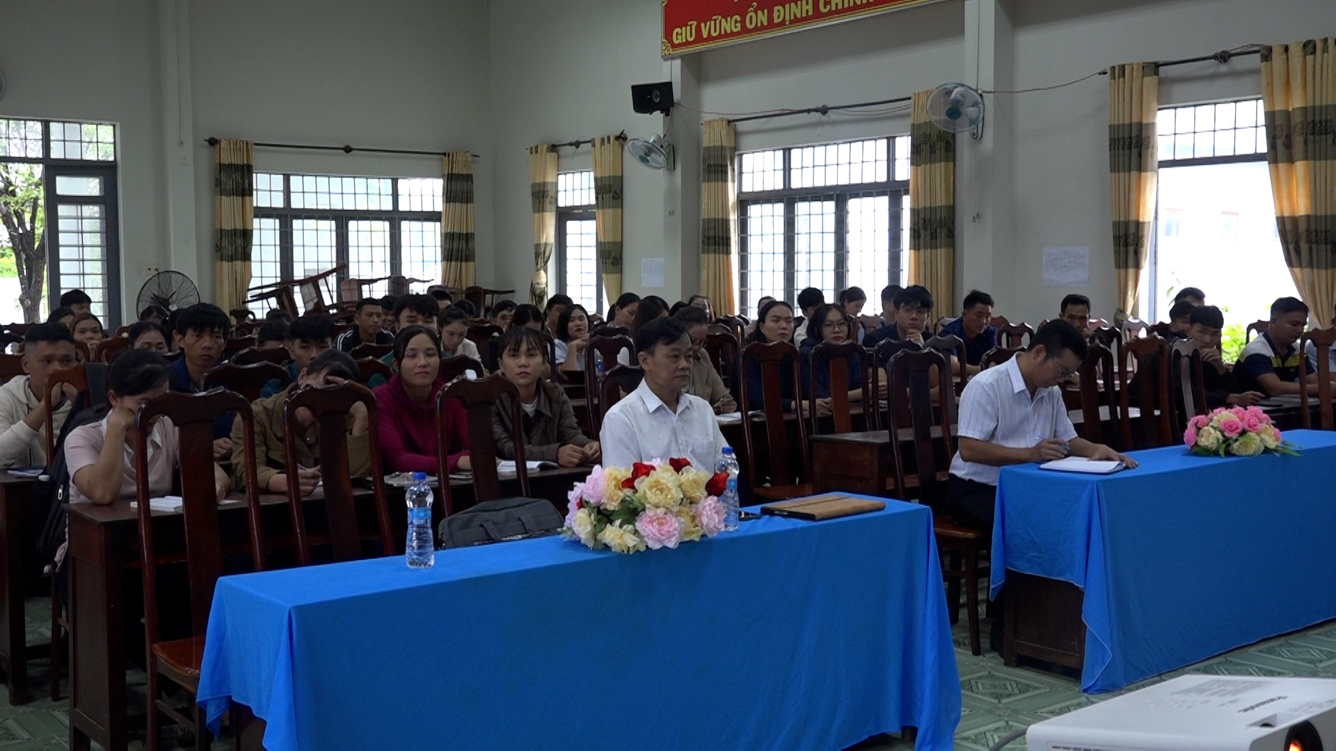 Khai giảng lớp Bồi dưỡng nhận thức về Đảng khóa 1/2025