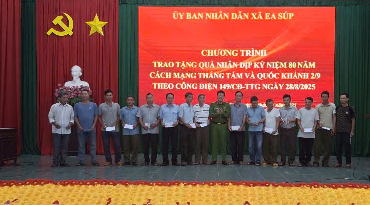 z6960902728099_2a102f08eb96abd6bdc3789fcd36f2a8