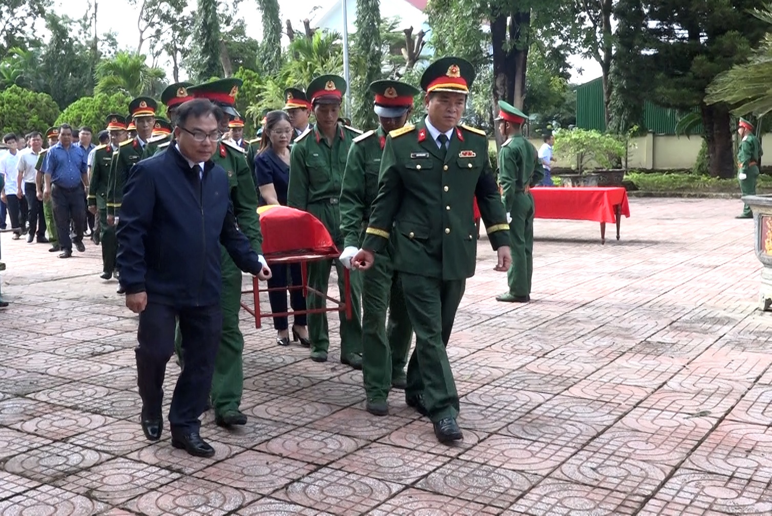 Lễ truy điệu, an táng hài cốt liệt sĩ