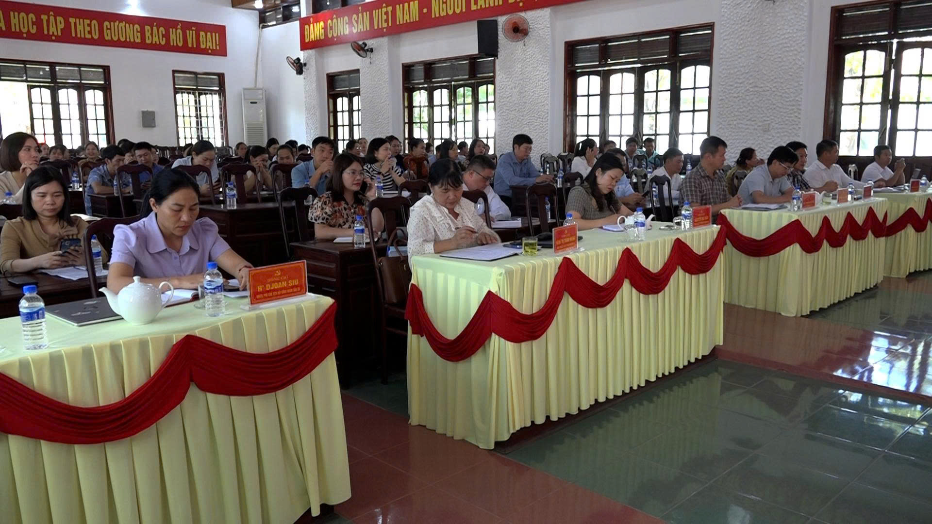 Hội nghị lãnh đạo xã Ea Súp mở rộng: Dự kiến danh sách giới thiệu người ứng cử đại biểu HĐND xã nhiệm kỳ 2026 - 2031