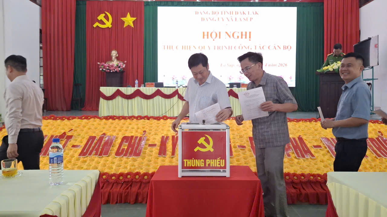 z7772329593969_53f23ea3df245433cda8c32bf73a0374