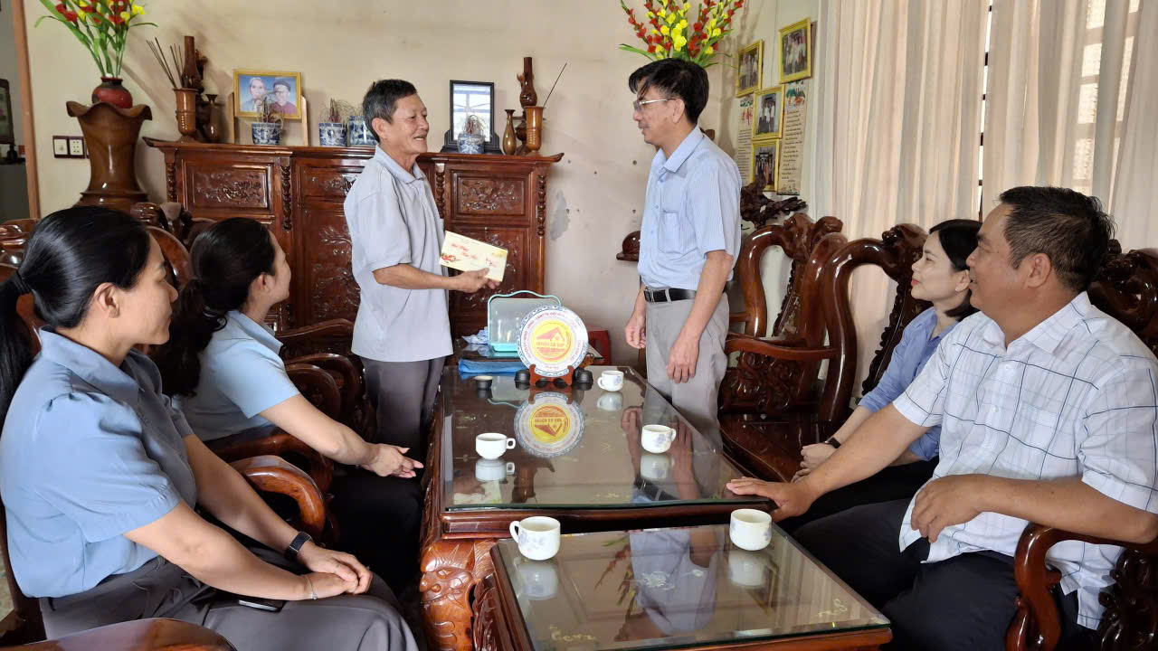 z7526319020733_f999abb8930459e2191ebfb4c2620e00