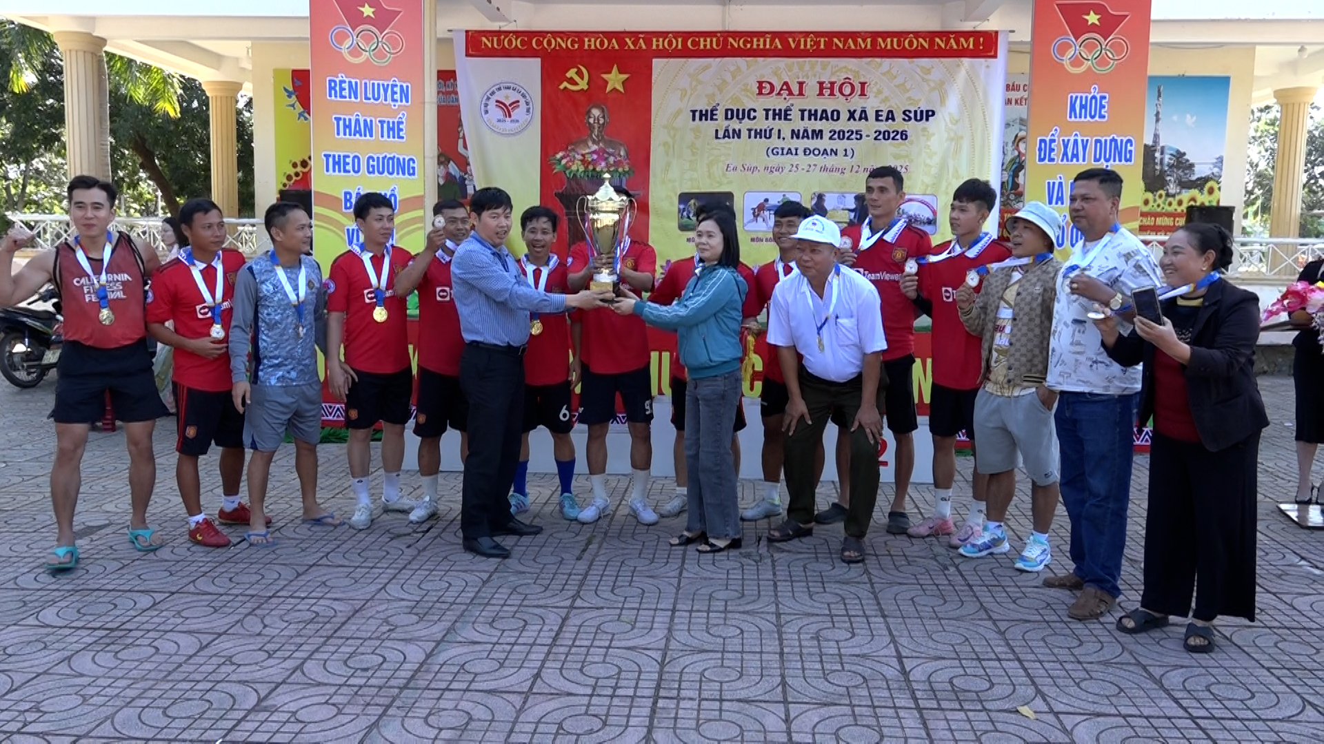 00032.MTS.00_00_00_00.Still001