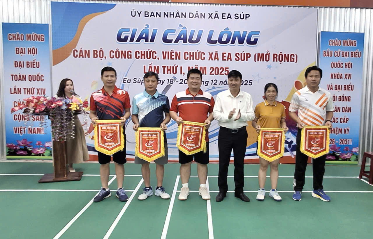 Khai mạc giải cầu lông cán bộ, công chức, viên chức xã Ea Súp mở rộng lần thứ I, năm 2025
