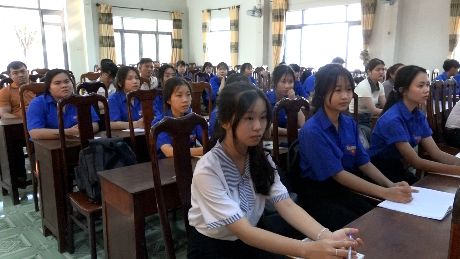 00048.MTS.00_00_04_19.Still001